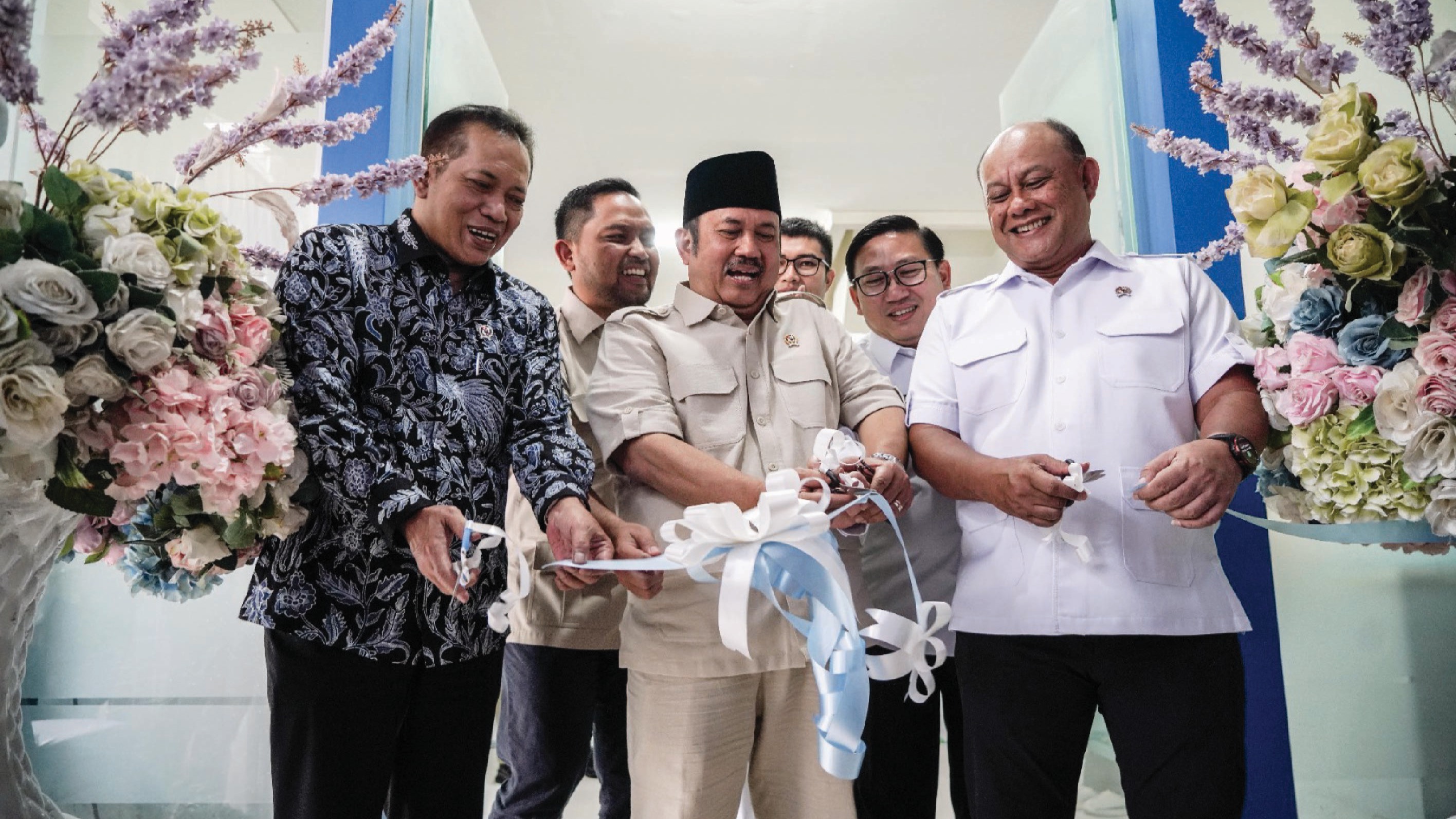 Susu Menu Favorit MBG! Kepala BGN Tanjung Pinang Launching Rumah Susu